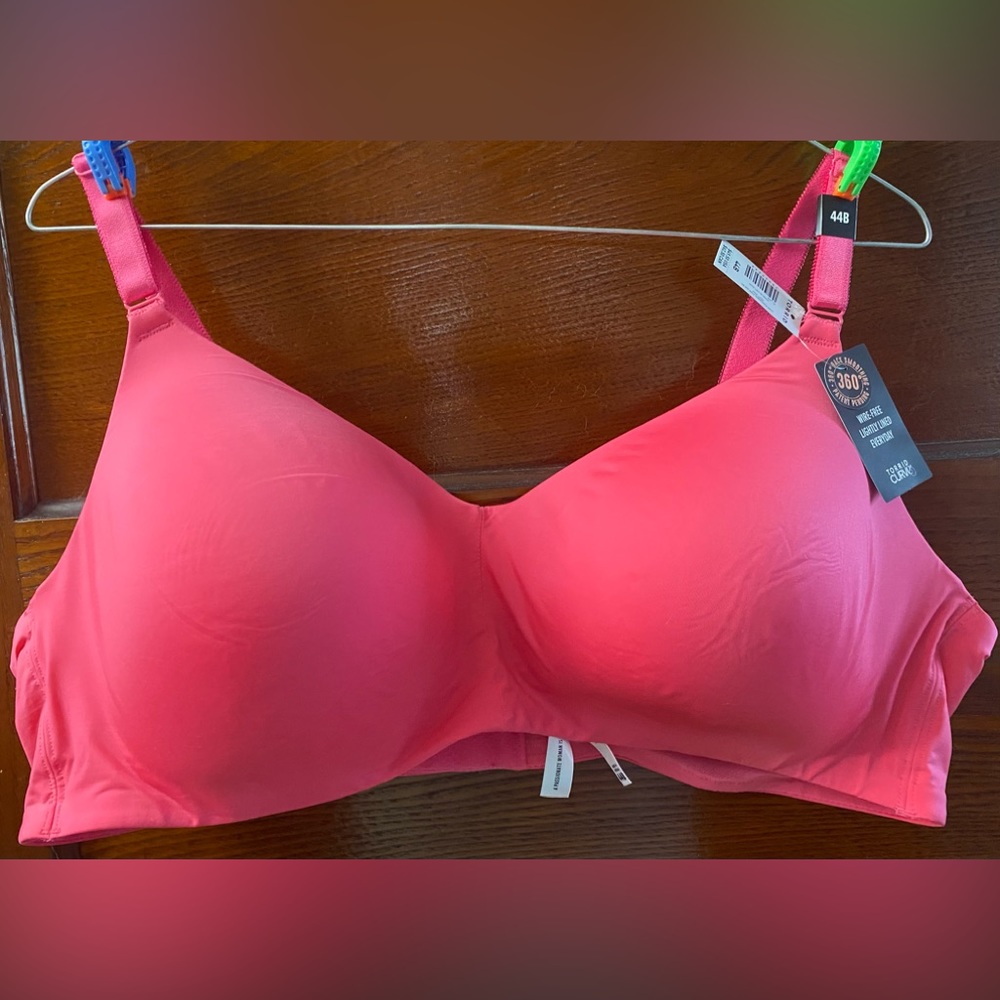 NWT Torrid Curve Backsmoothing Wire-free Lightly-Lined Everyday bra, 44B, pink